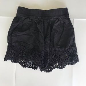H&M Black Design Shorts